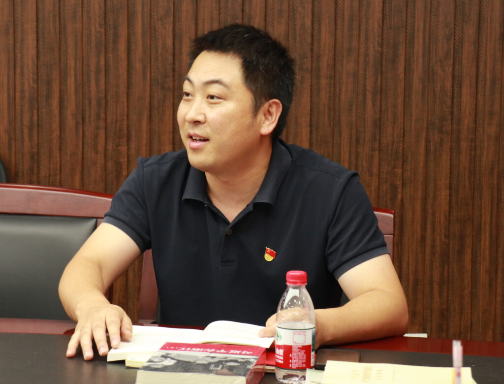 迎七一读经典 联建聚合力 | 科信联合党支部与新晖社区党委共赴红色书香之约