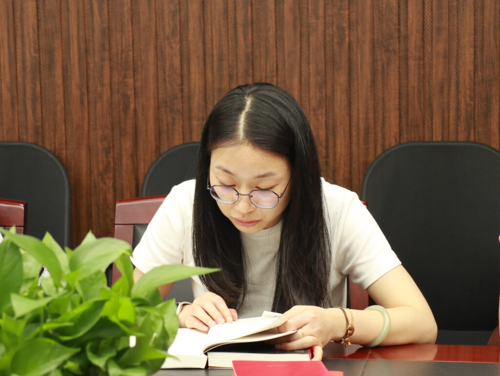 迎七一读经典 联建聚合力 | 科信联合党支部与新晖社区党委共赴红色书香之约