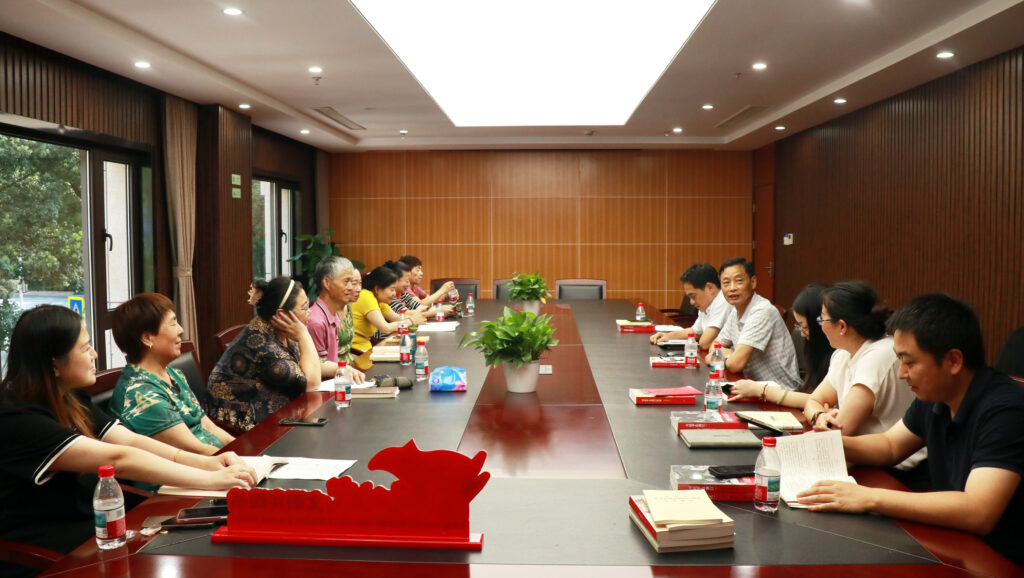 迎七一读经典 联建聚合力 | 科信联合党支部与新晖社区党委共赴红色书香之约