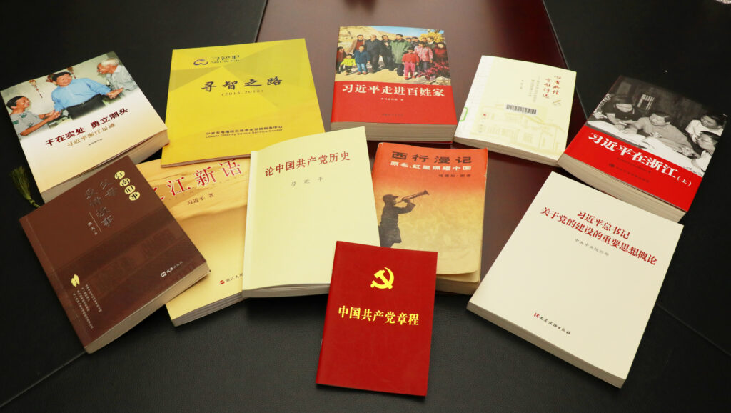 迎七一读经典 联建聚合力 | 科信联合党支部与新晖社区党委共赴红色书香之约
